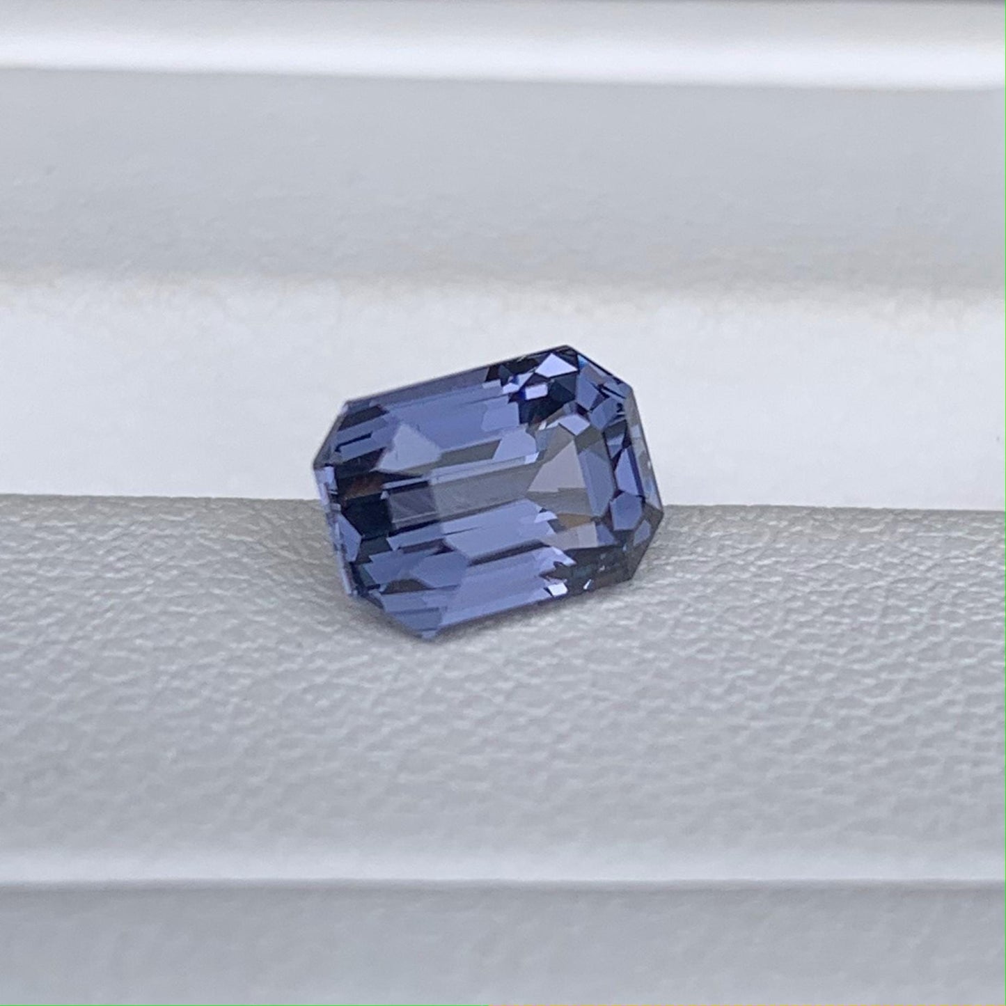 Natural Spinel 2.00ct - (UH) - Baza Boutique