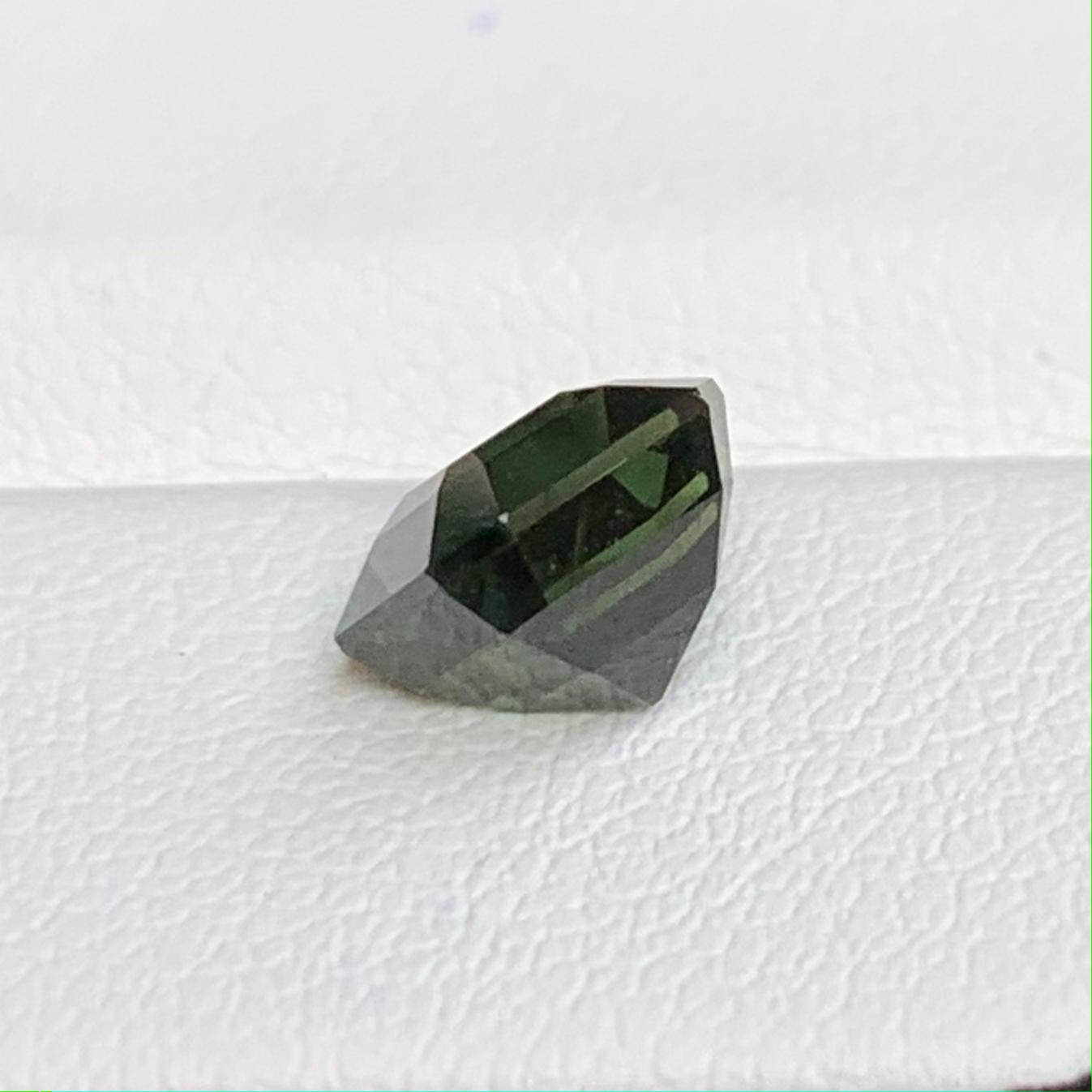 Natural Olive Green Sapphire 3.07ct - (UH) - Baza Boutique