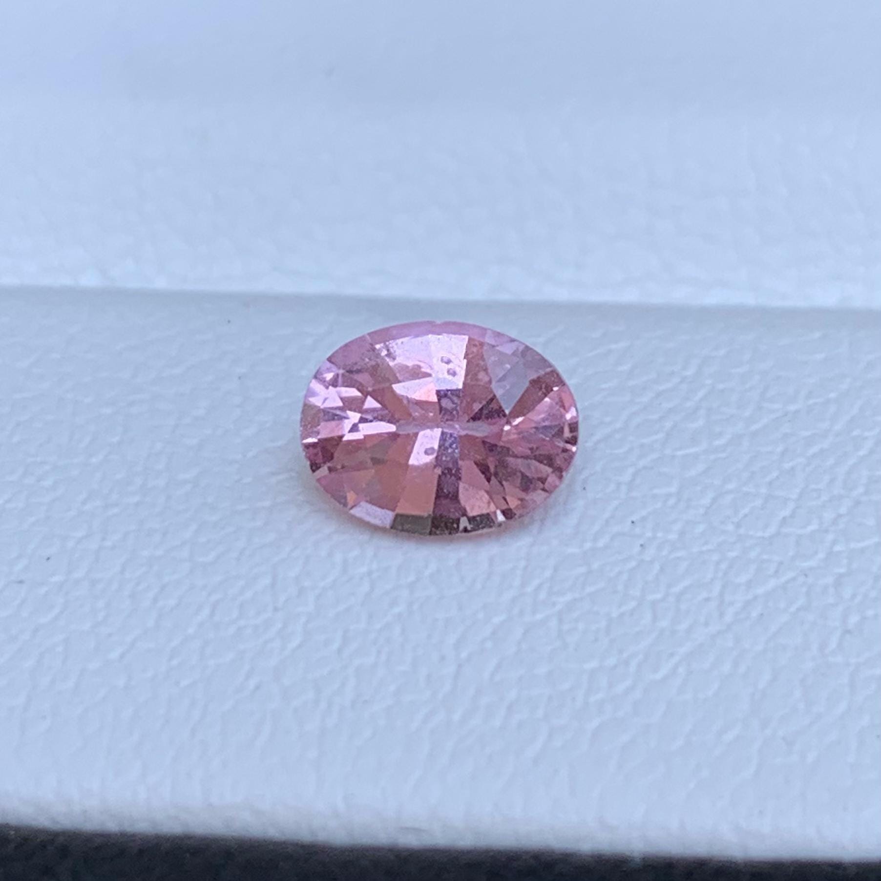 Natural Padparadscha Sapphire 1.03ct - (UH) - Baza Boutique
