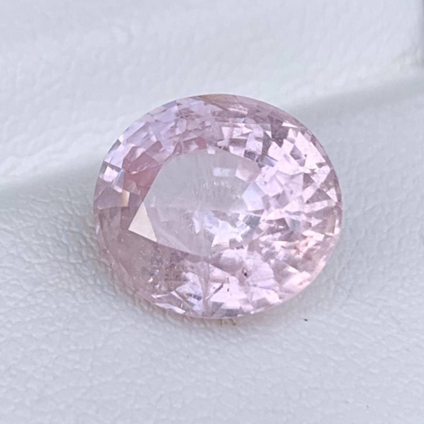 Natural Peach Sapphire 4.79ct (UH) - Baza Boutique