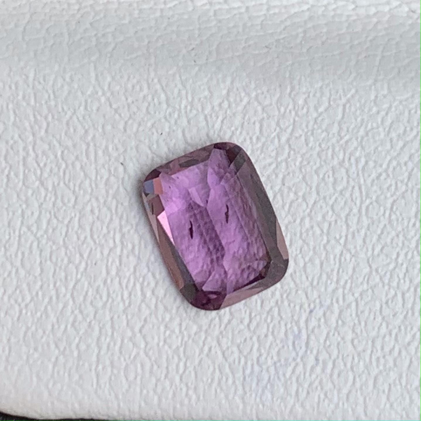Natura Pink Sapphire Sapphire 1.37ct - (UH) - Baza Boutique