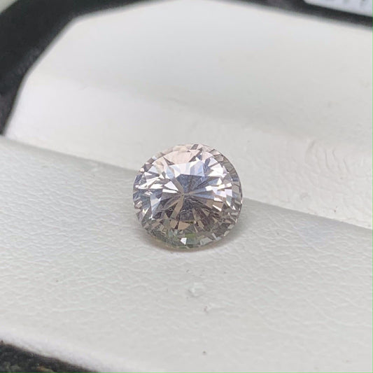 Peach Sapphire 2.43ct - (UH) - Baza Boutique