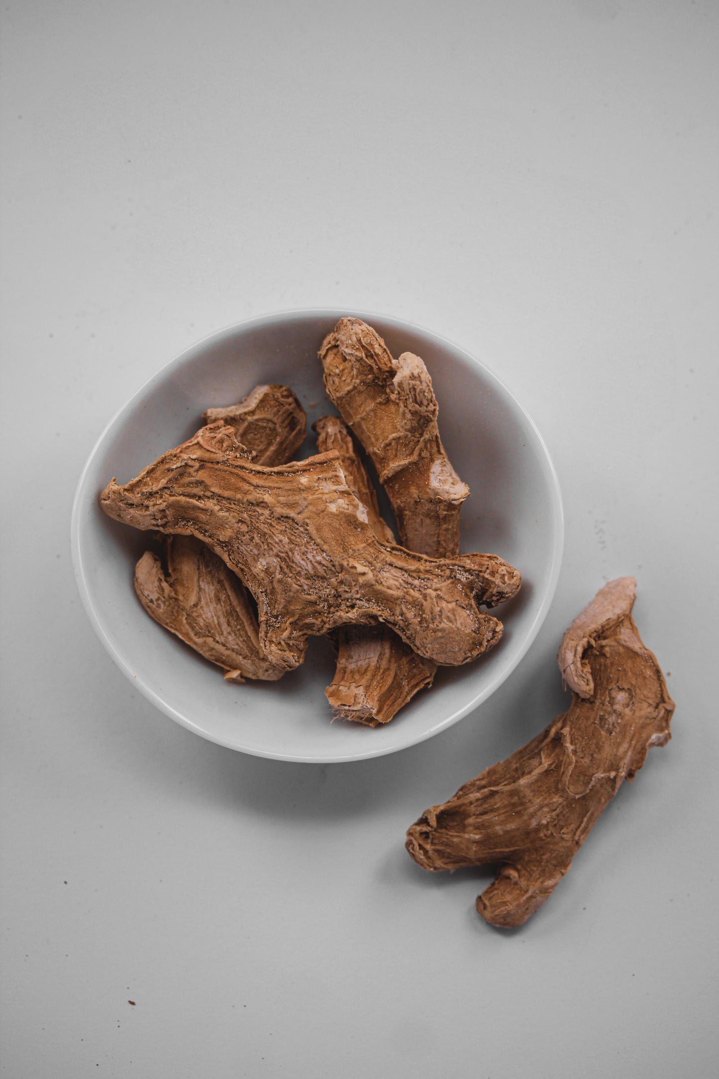 Sun-Dried Organic Ginger Whole Roots - Baza Boutique