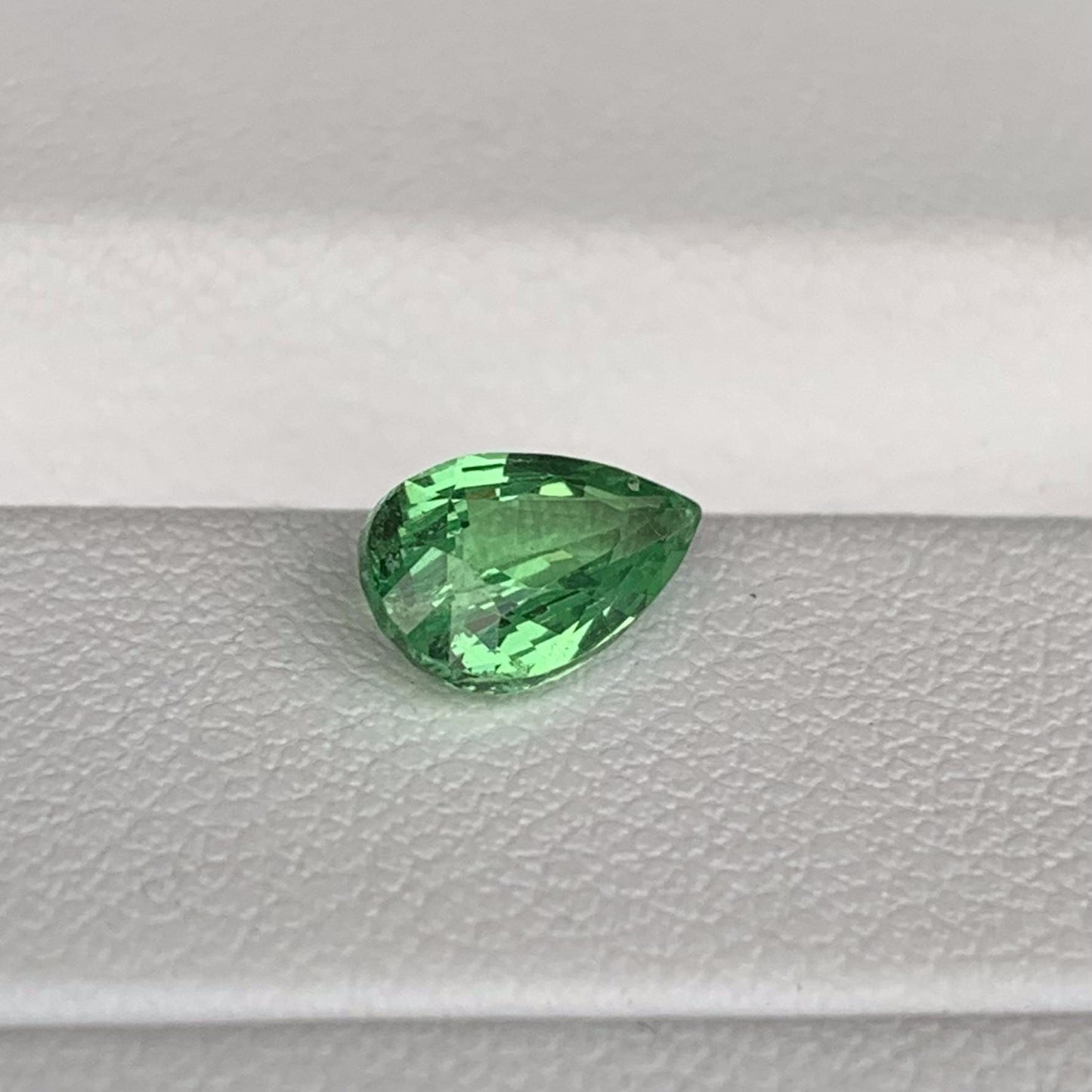 Natural Tsavorite Garnet 1.03ct (UH) - Baza Boutique
