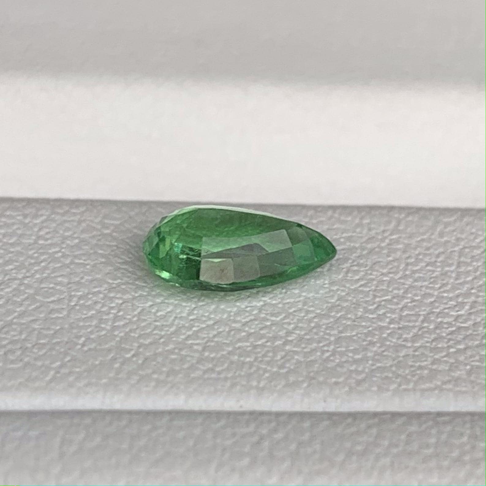 Natural Tsavorite Garnet 1.03ct (UH) - Baza Boutique