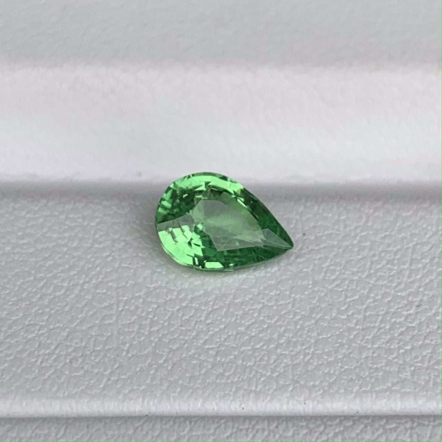 Natural Tsavorite Garnet 1.01ct (UH) - Baza Boutique
