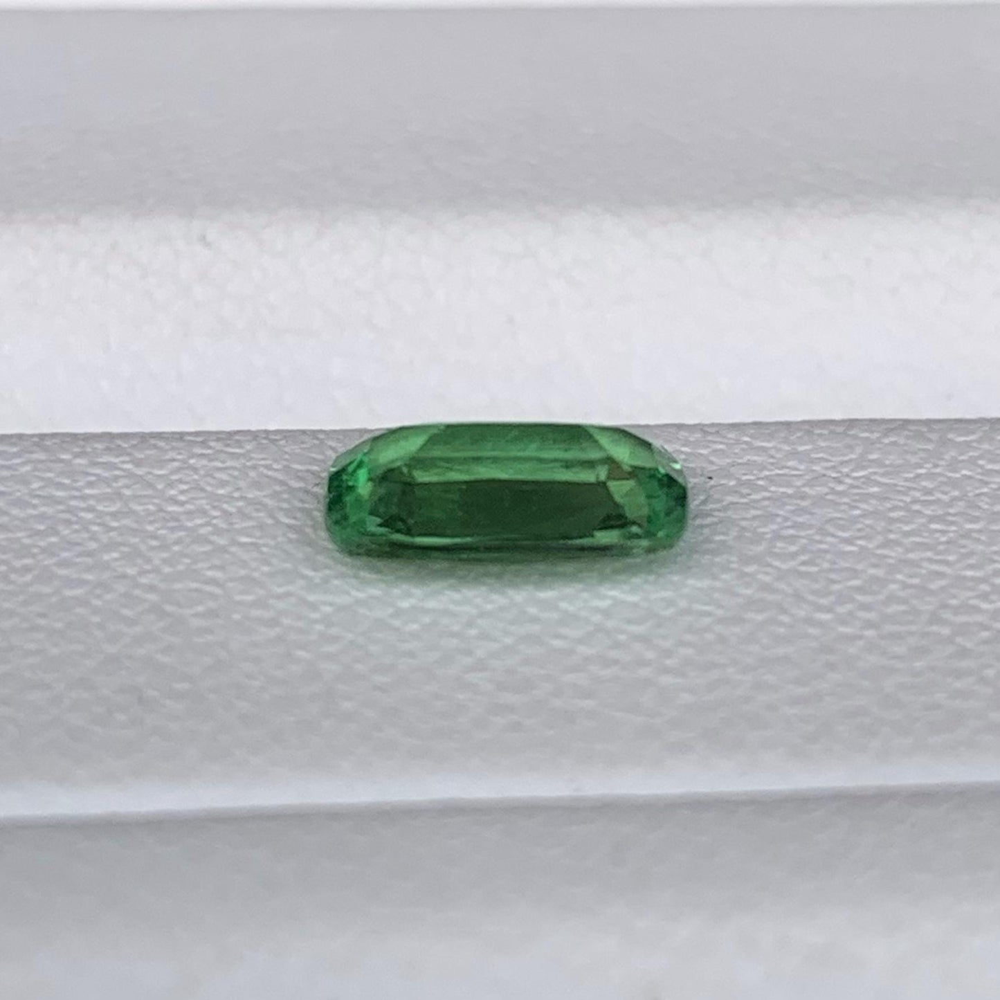 Natural Tsavorite Garnet 1.03ct (UH) - Baza Boutique
