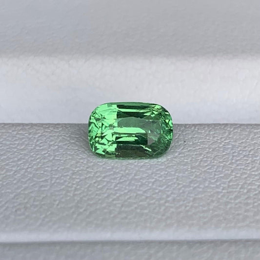 Natural Tsavorite Garnet 0.92ct (UH) - Baza Boutique