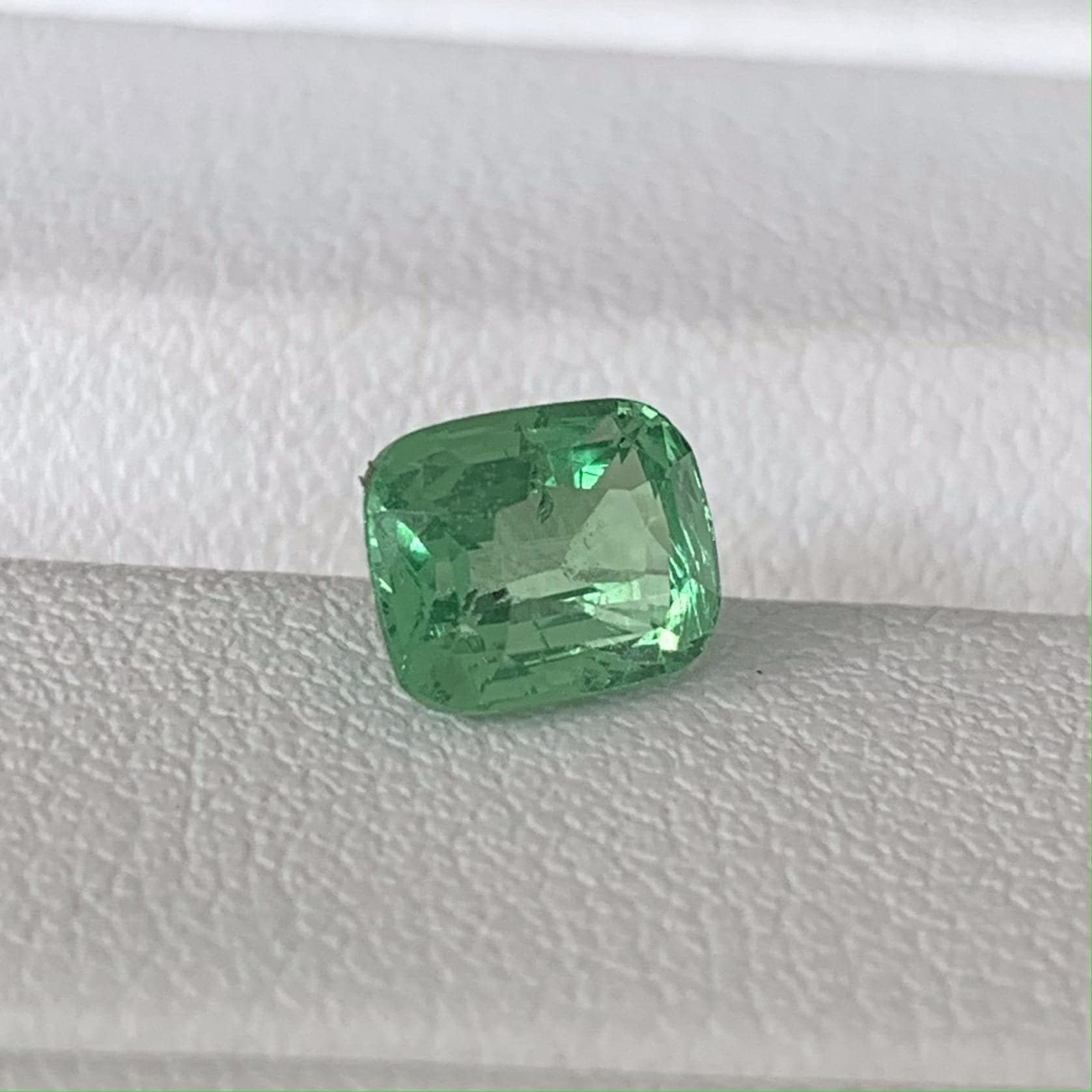 Natural Tsavorite Garnet 1.51ct (UH) - Baza Boutique