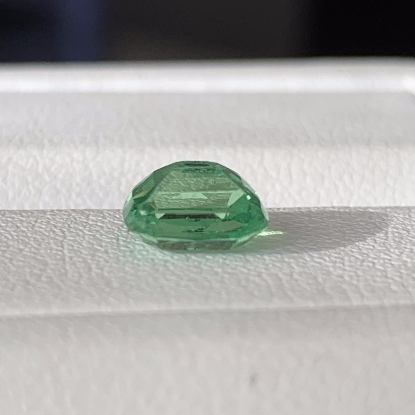 Natural Tsavorite Garnet 1.51ct (UH) - Baza Boutique
