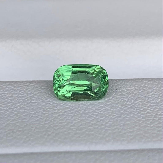 Natural Tsavorite Garnet 0.92ct (UH) - Baza Boutique