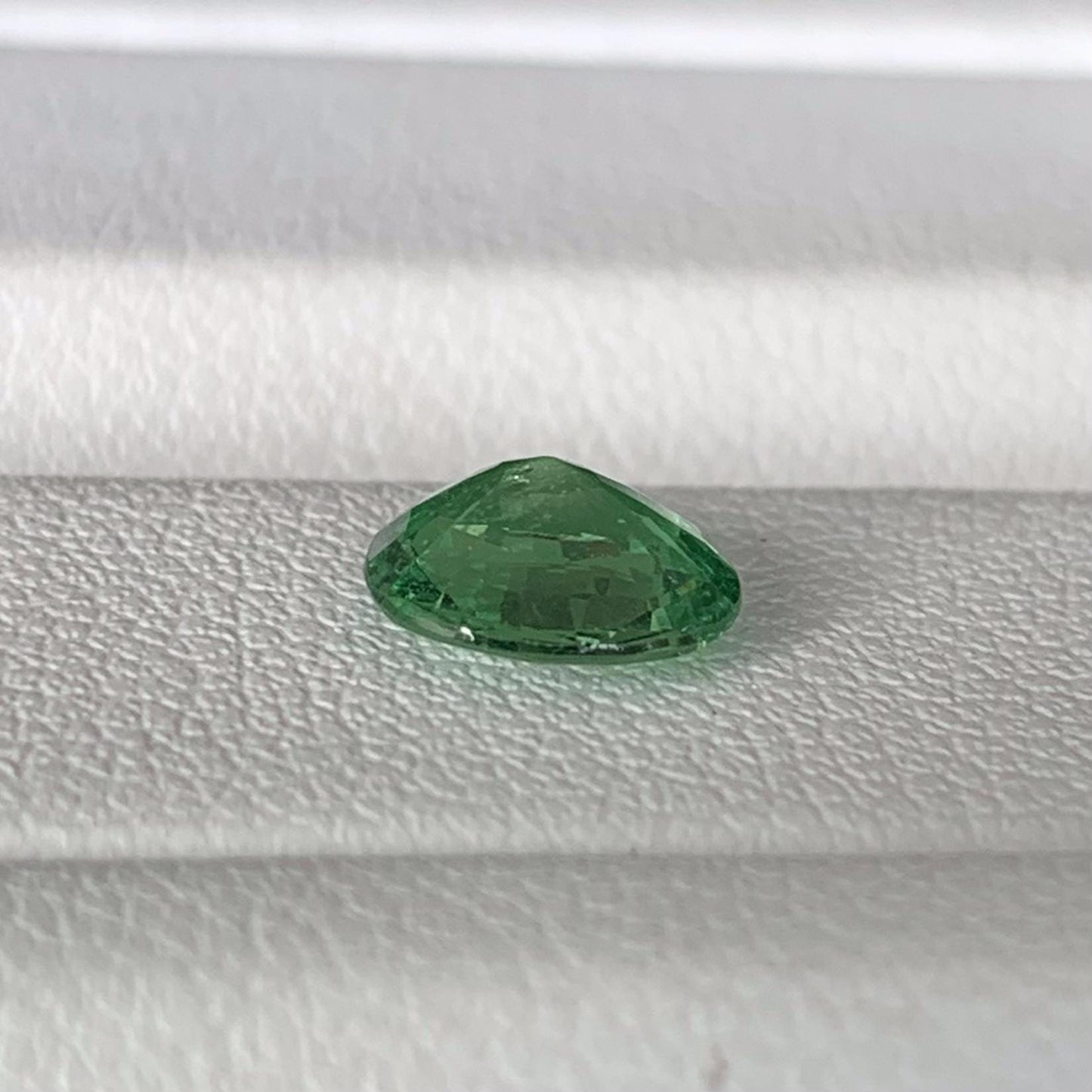 Natural Tsavorite Garnet 1.06ct (UH) - Baza Boutique