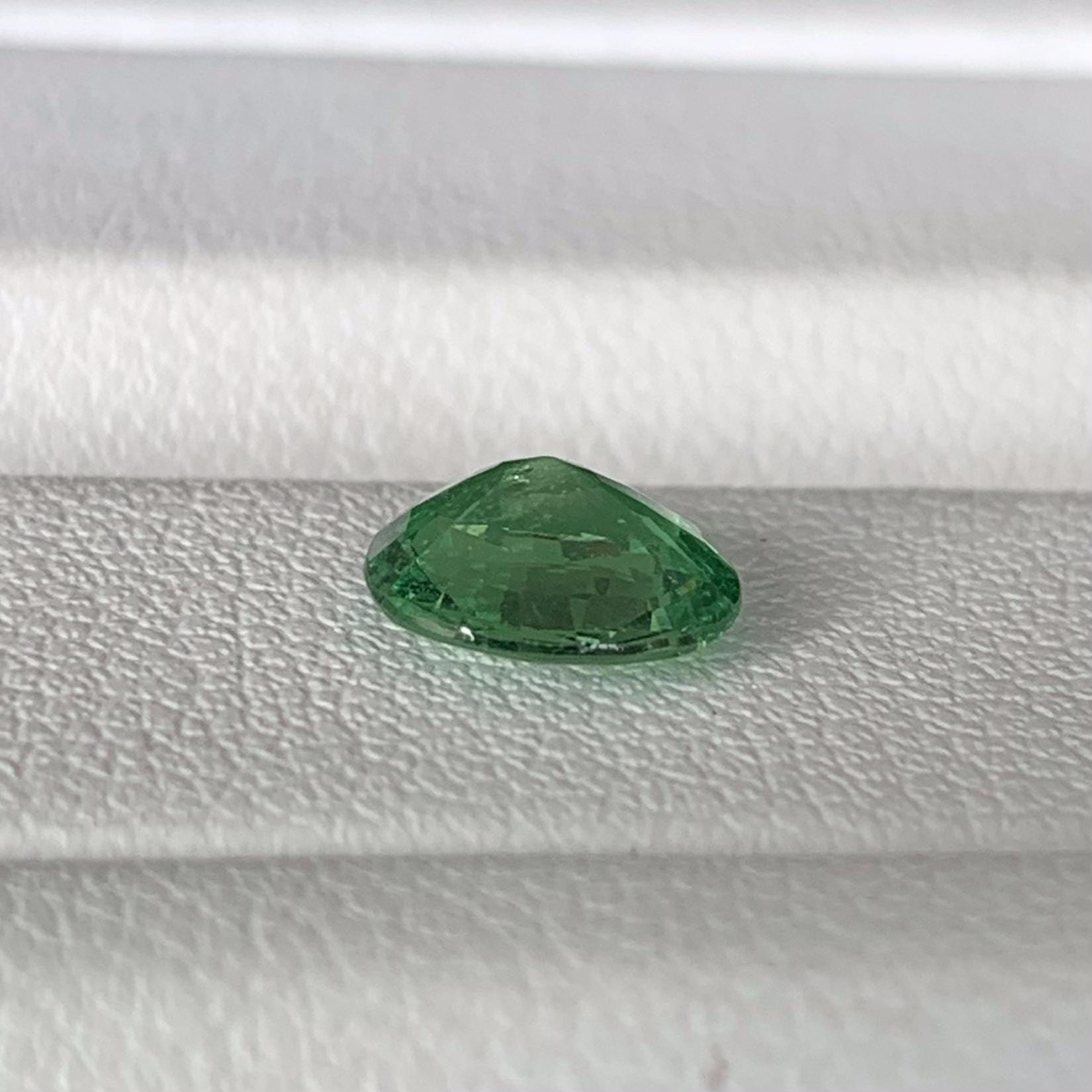 Natural Tsavorite Garnet 1.06ct (UH) - Baza Boutique