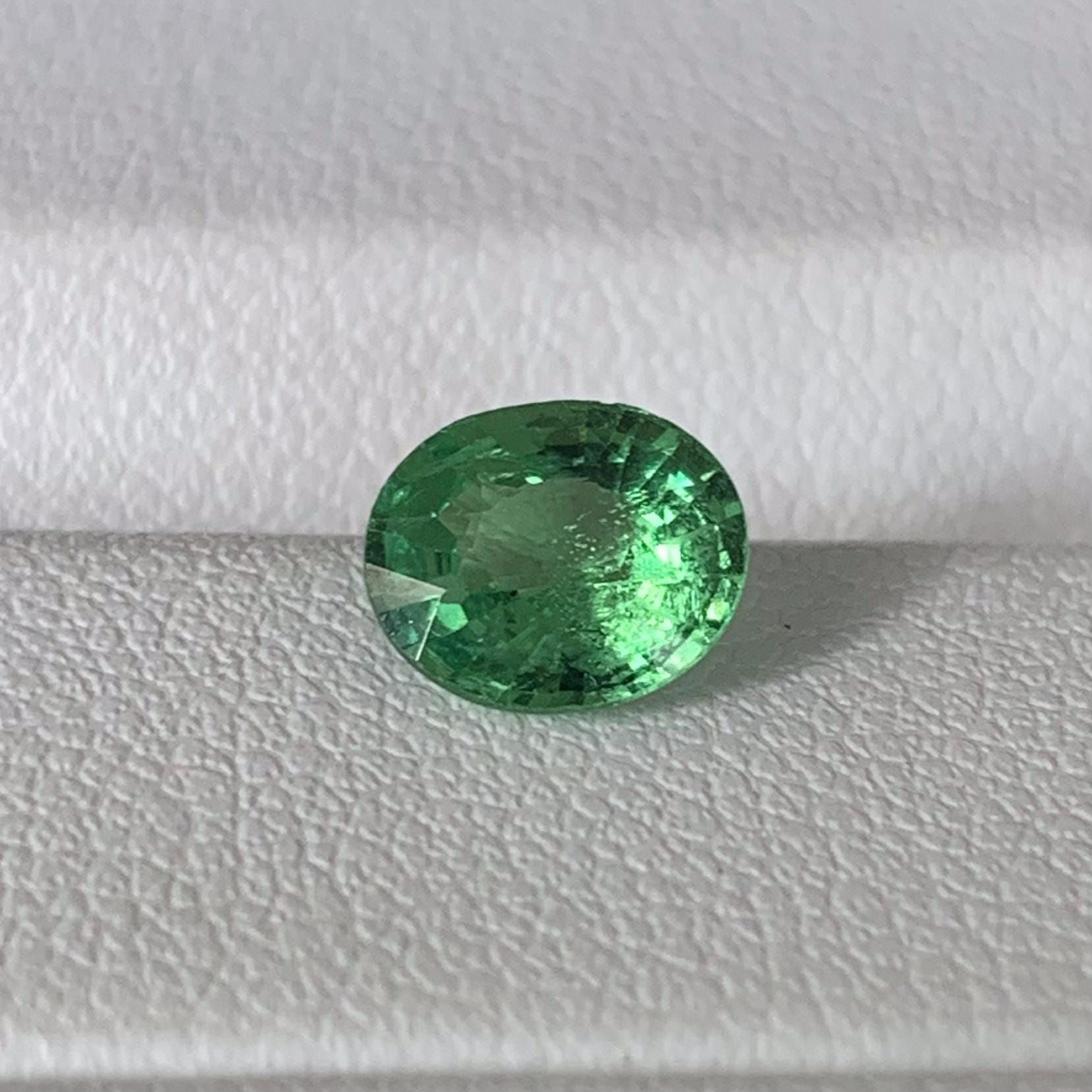 Natural Tsavorite Garnet 1.06ct (UH) - Baza Boutique