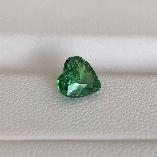 Natural Heart Shaped Tsavorite Garnet 1.00ct (UH) - Baza Boutique