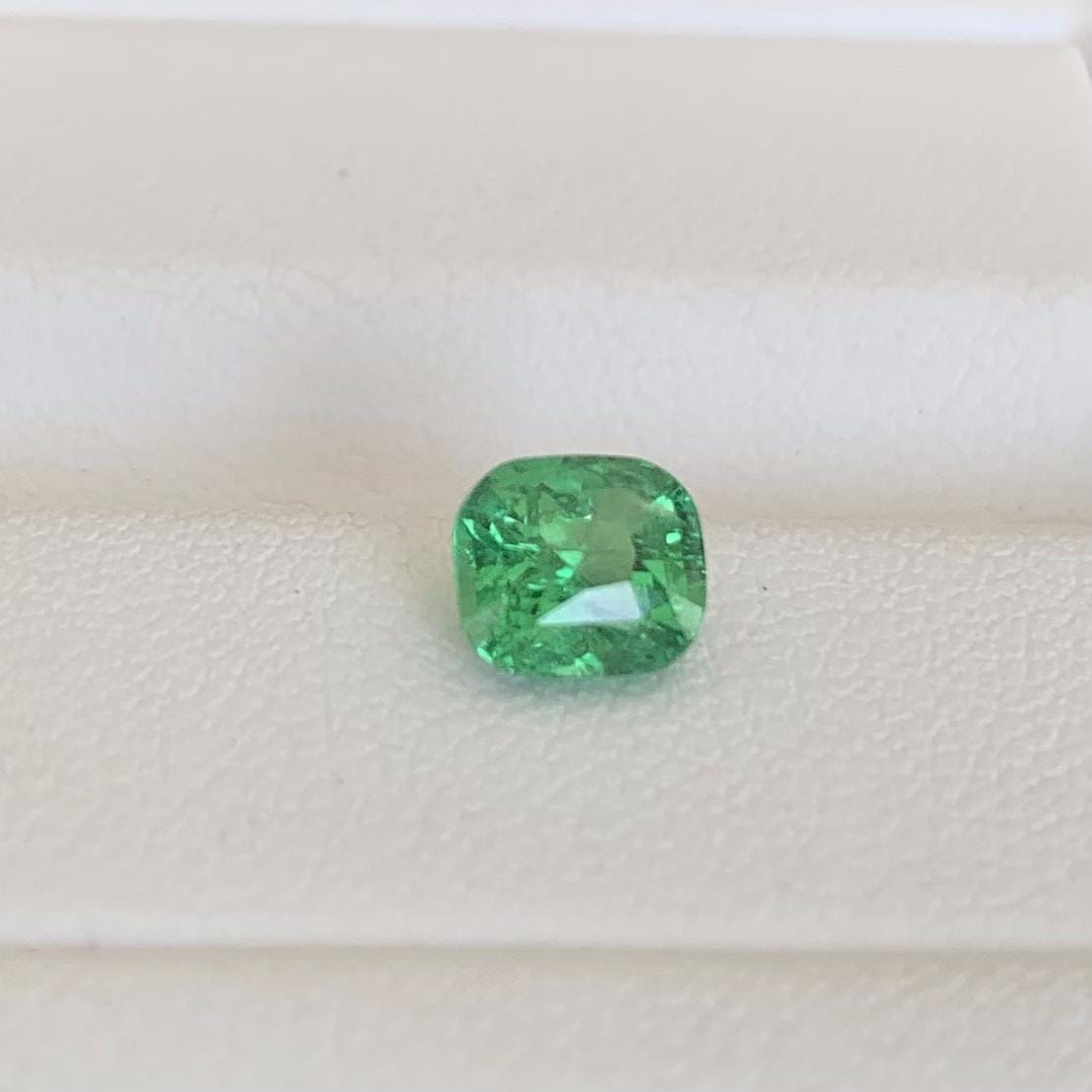 Natural Tsavorite Garnet 1.02ct (UH) - Baza Boutique