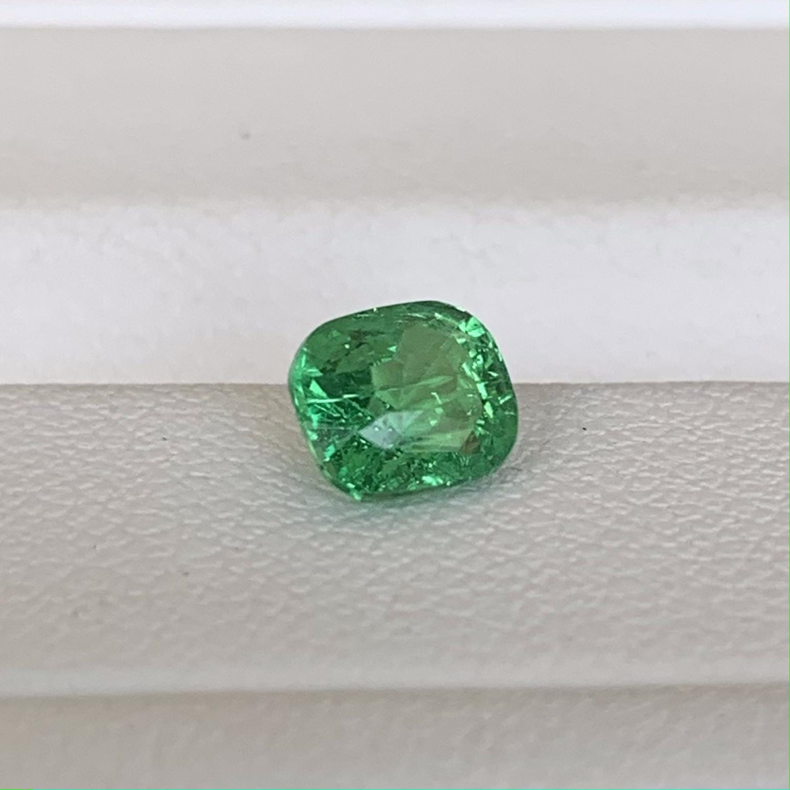 Natural Tsavorite Garnet 1.02ct (UH) - Baza Boutique