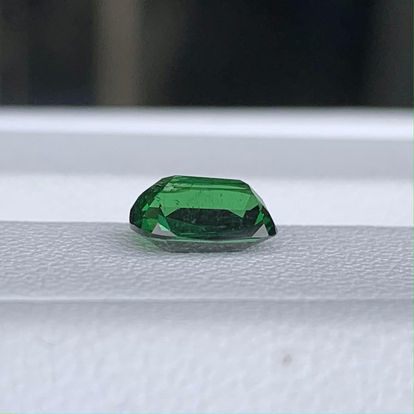 Natural Tsavorite Garnet 1.16ct (UH) - Baza Boutique
