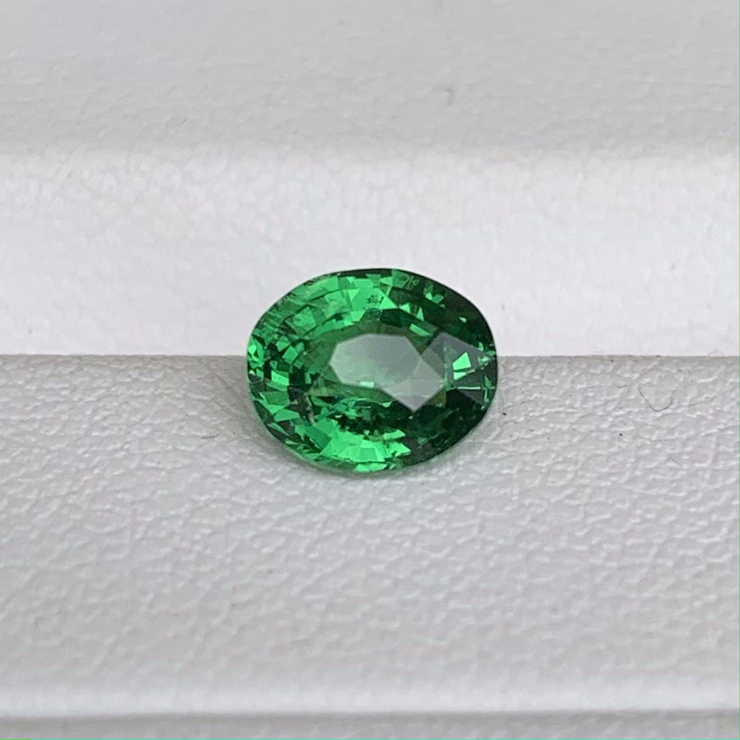 Natural Tsavorite Garnet 1.22ct (UH) - Baza Boutique