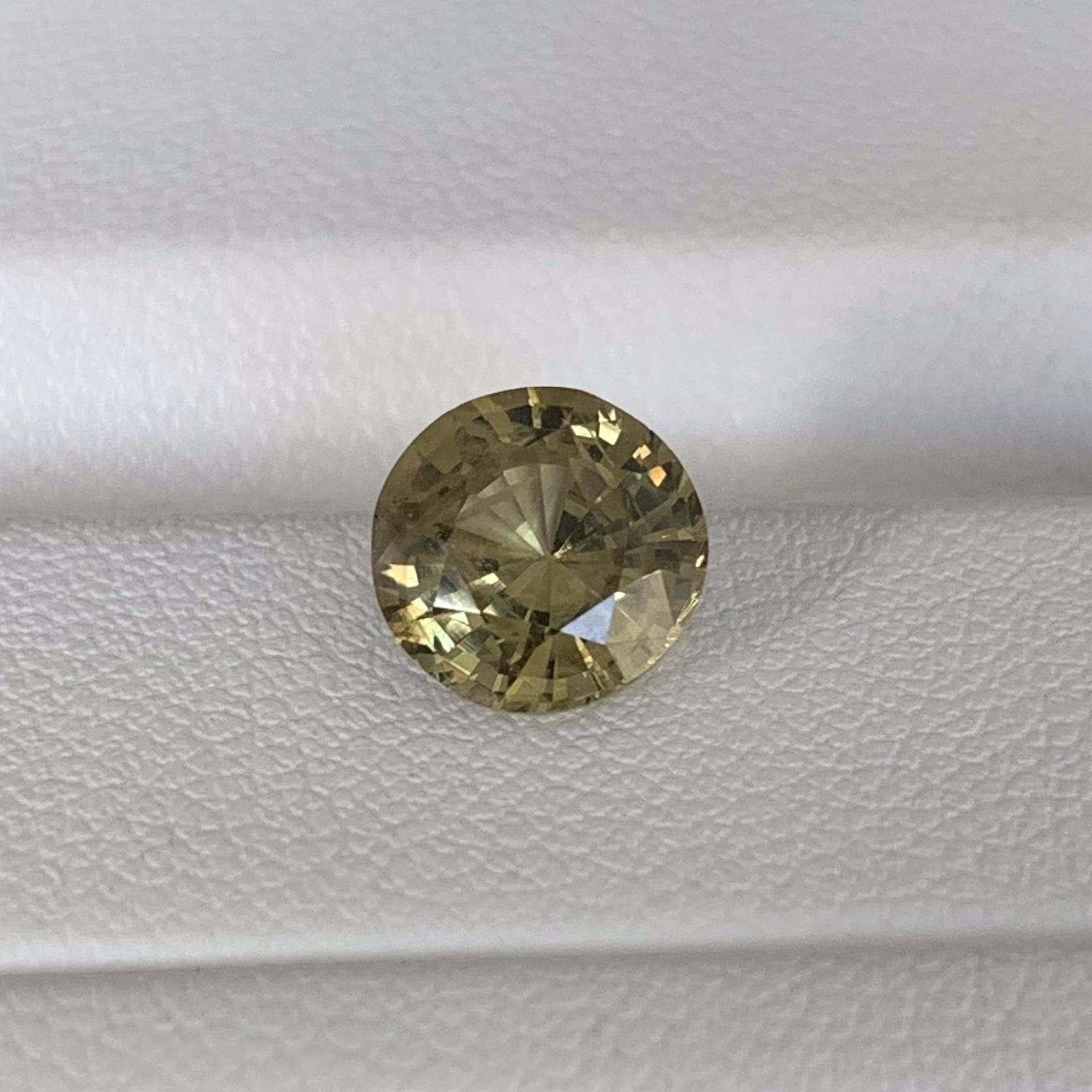 Green Sapphire 2.00ct (UH) - Baza Boutique