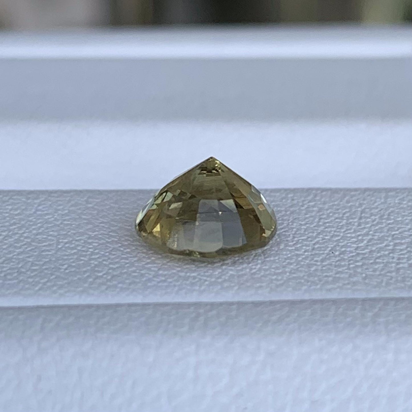 Green Sapphire 2.00ct (UH) - Baza Boutique