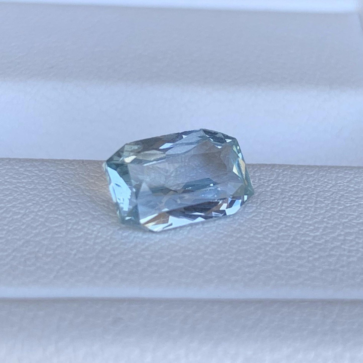 Ocean Light Blue Teal Sapphire 2.22ct (H) - Baza Boutique