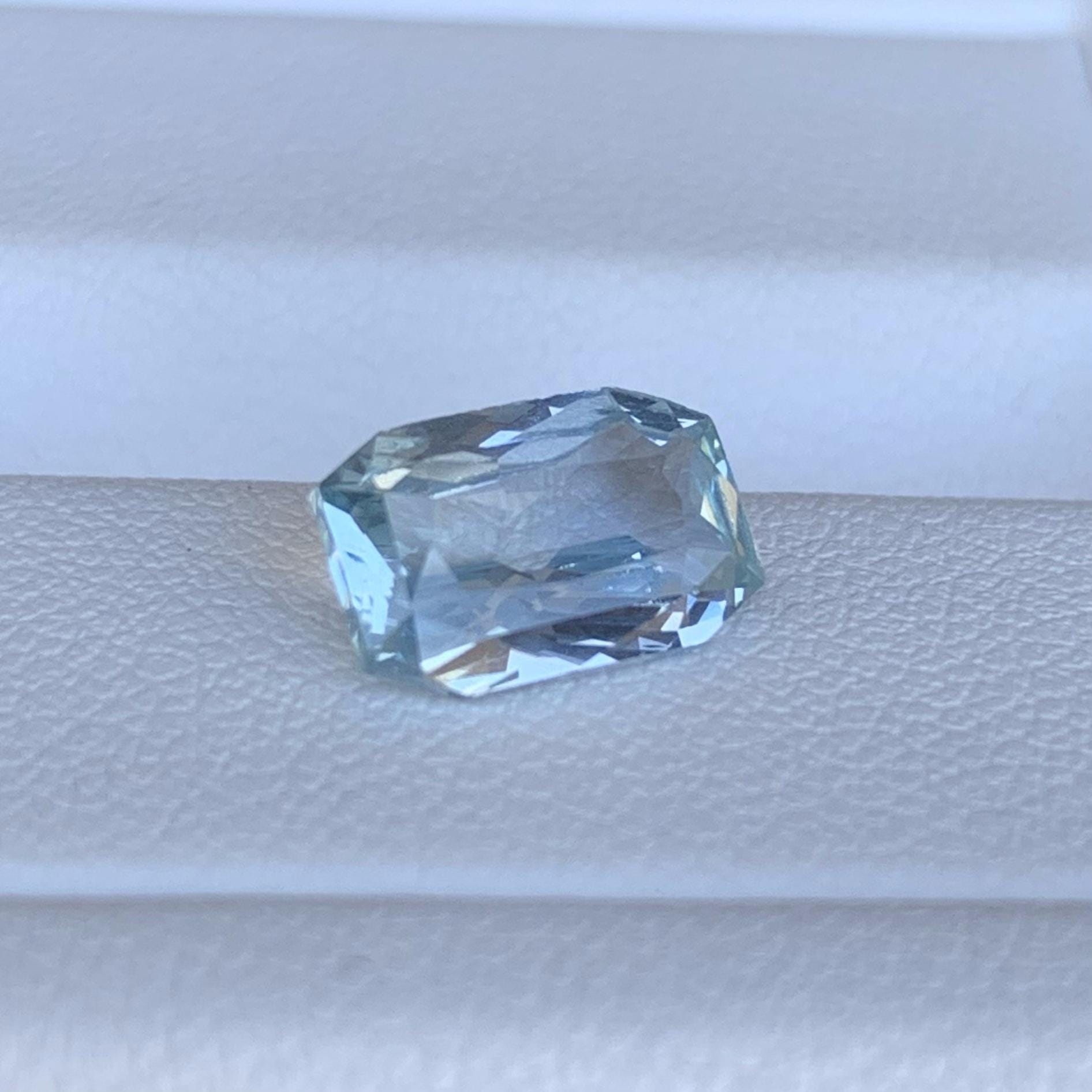 Ocean Light Blue Teal Sapphire 2.22ct (H) - Baza Boutique