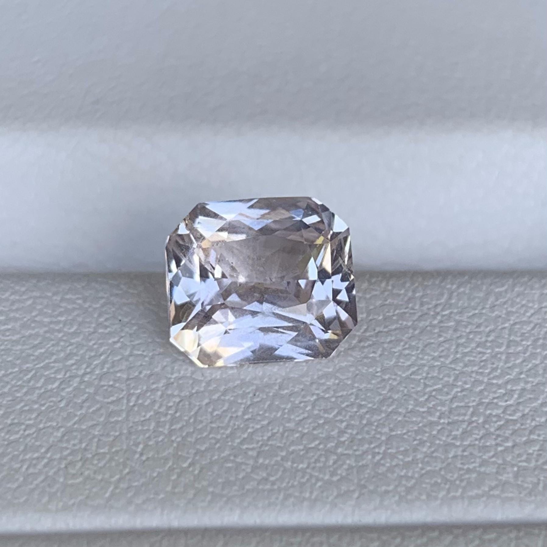 Natural Champagne Peach Sapphire 2.62ct - (UH) - Baza Boutique