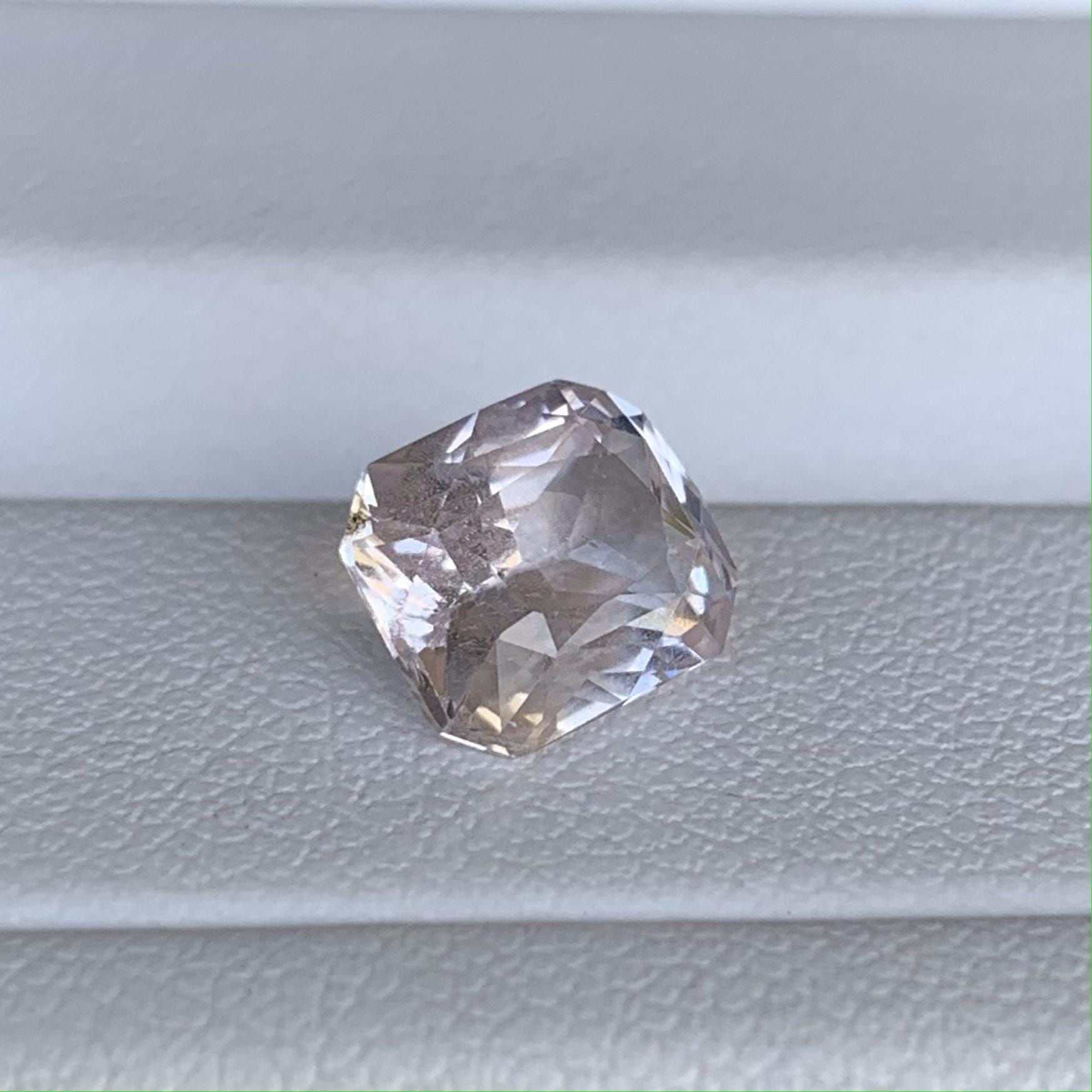 Natural Champagne Peach Sapphire 2.62ct - (UH) - Baza Boutique
