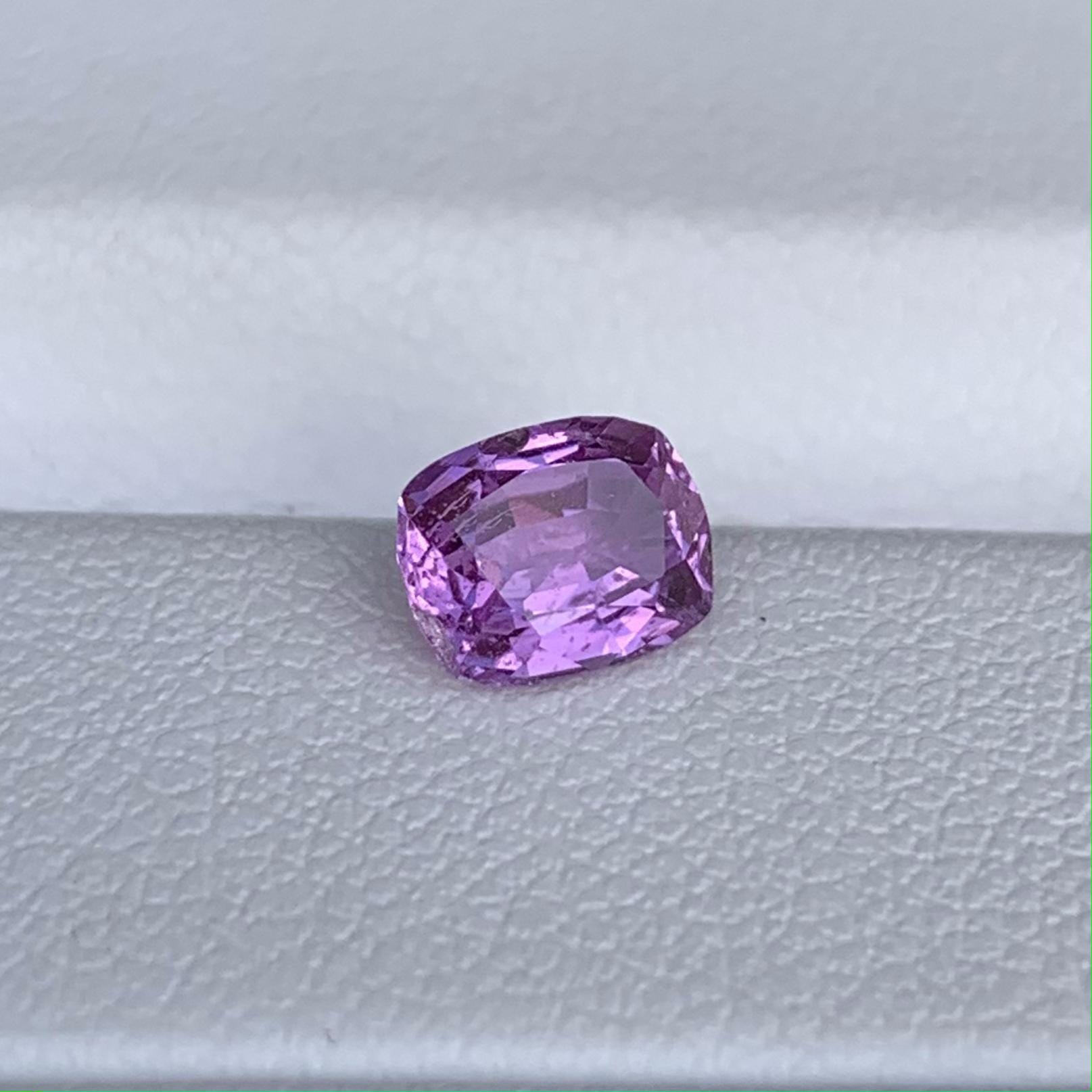 Violet Sapphire 0.88ct - (UH) - Baza Boutique