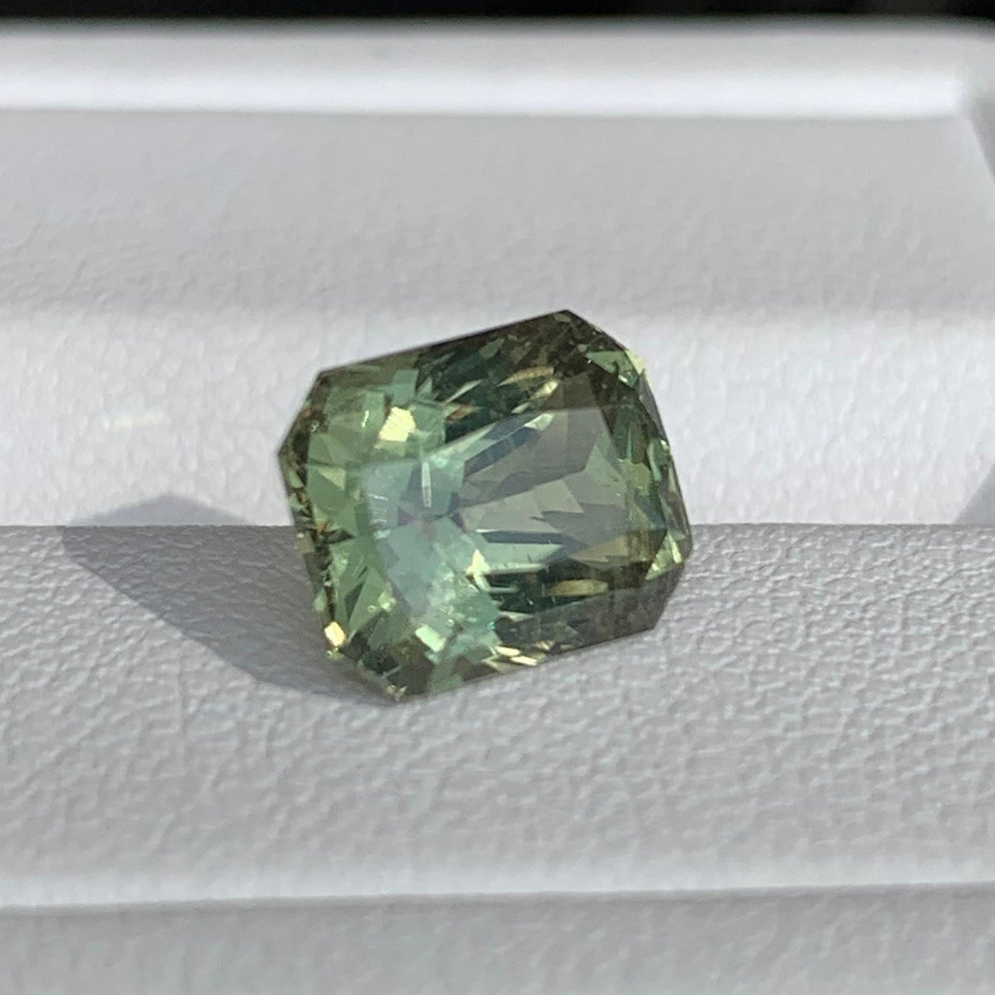 Natural Wild Green Sapphire 4.19ct (UH) - Baza Boutique