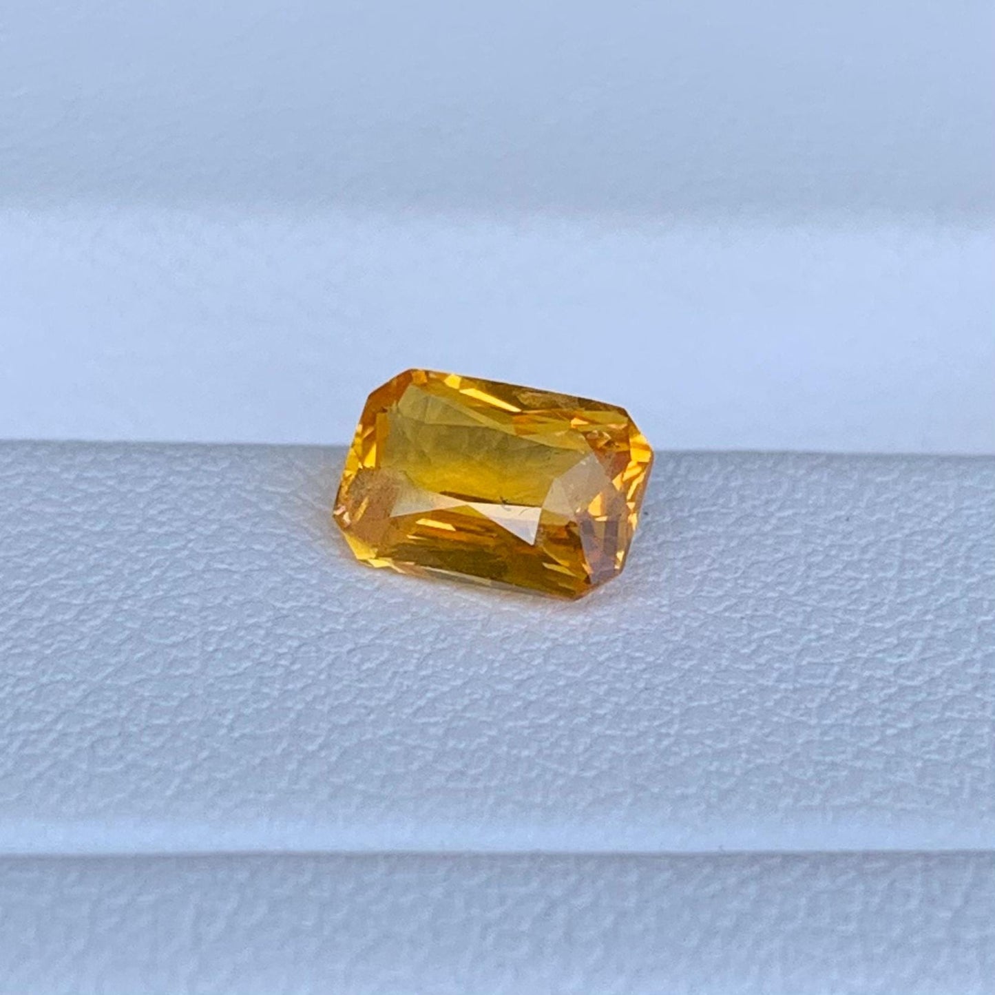 Natual Yellow Sapphire 1.09ct (H) - Baza Boutique