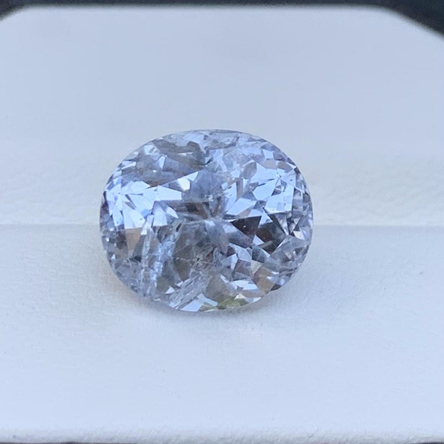 Brilliant White Sapphire 8.67ct - (UH) - Baza Boutique