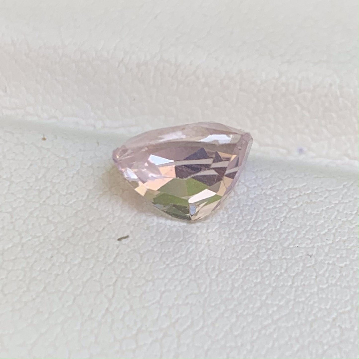 Lavender Peach Sapphire 2.75ct - (UH) - Baza Boutique