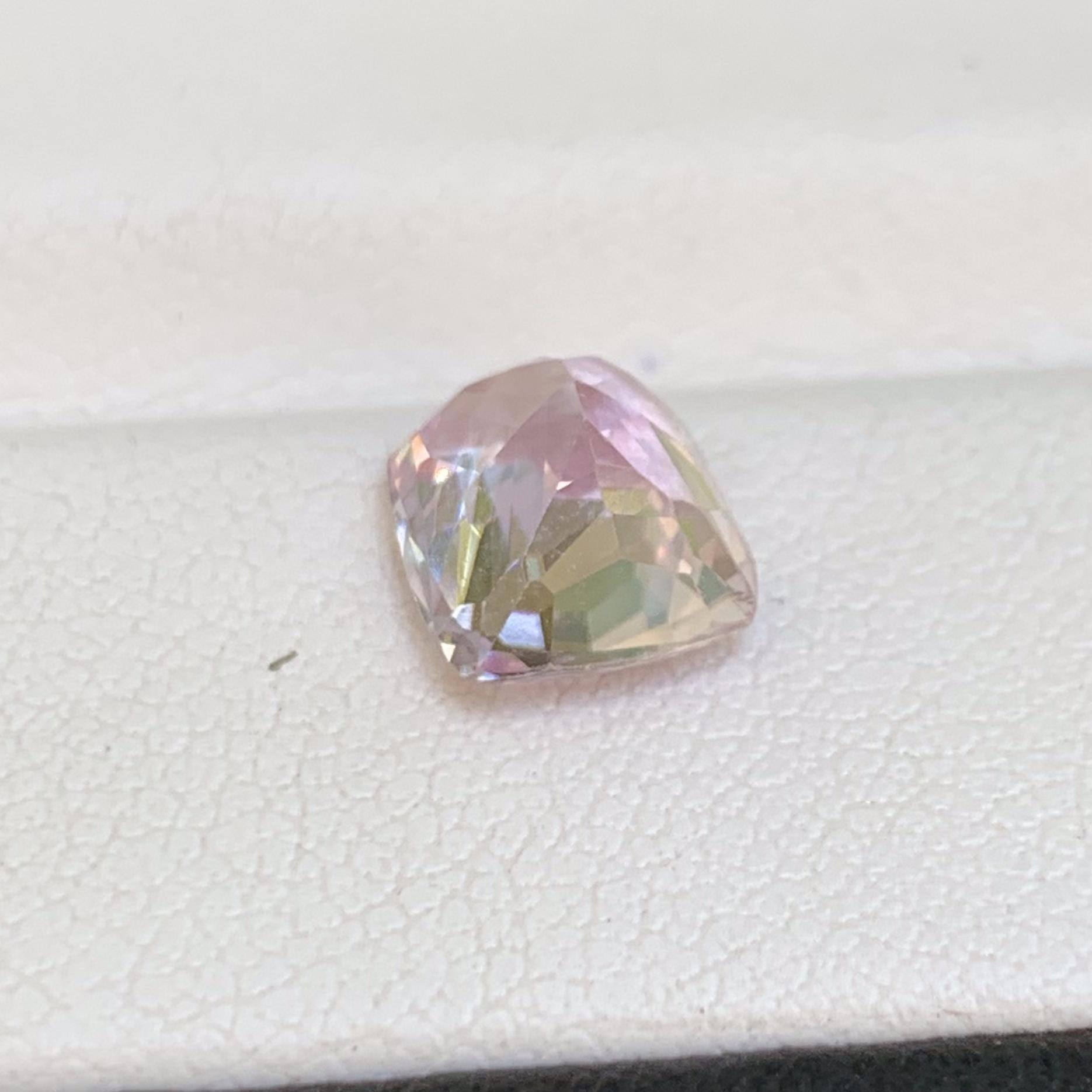 Lavender Peach Sapphire 2.75ct - (UH) - Baza Boutique