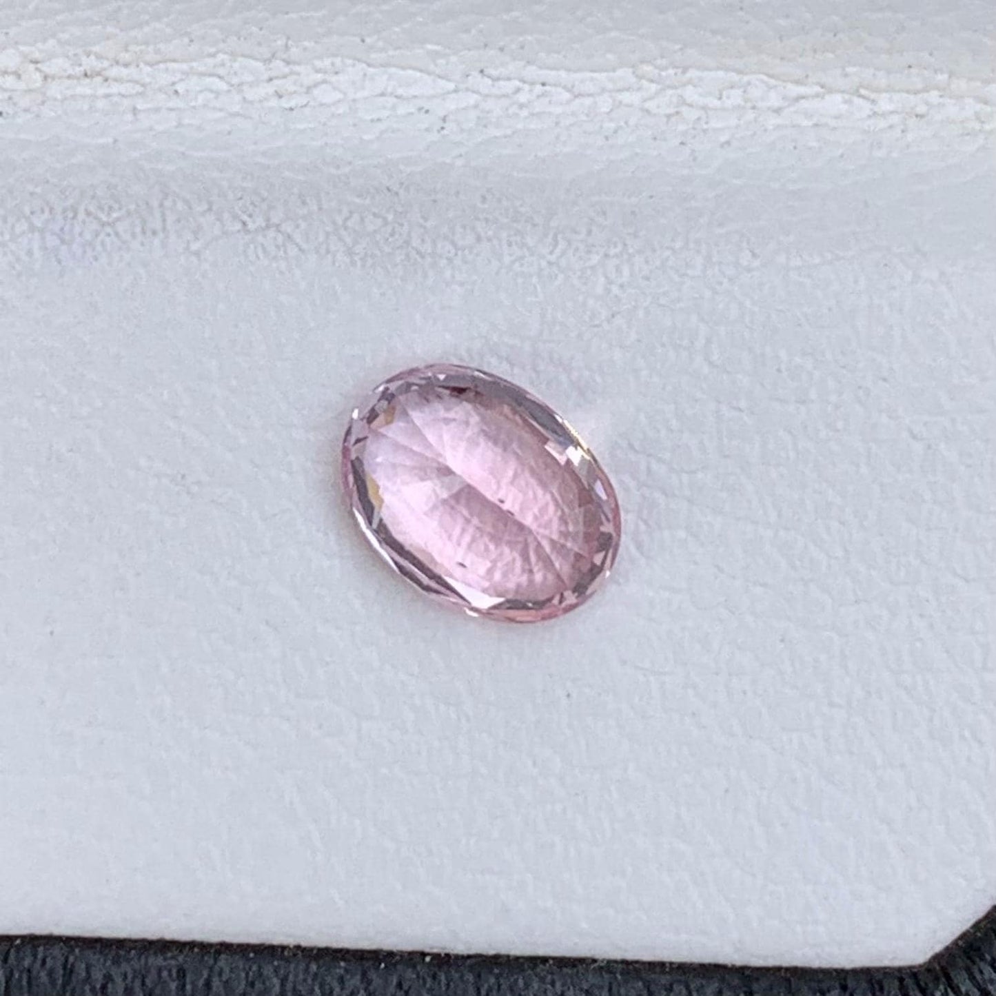 Blush Peach Sapphire 1.16ct (UH) - Baza Boutique