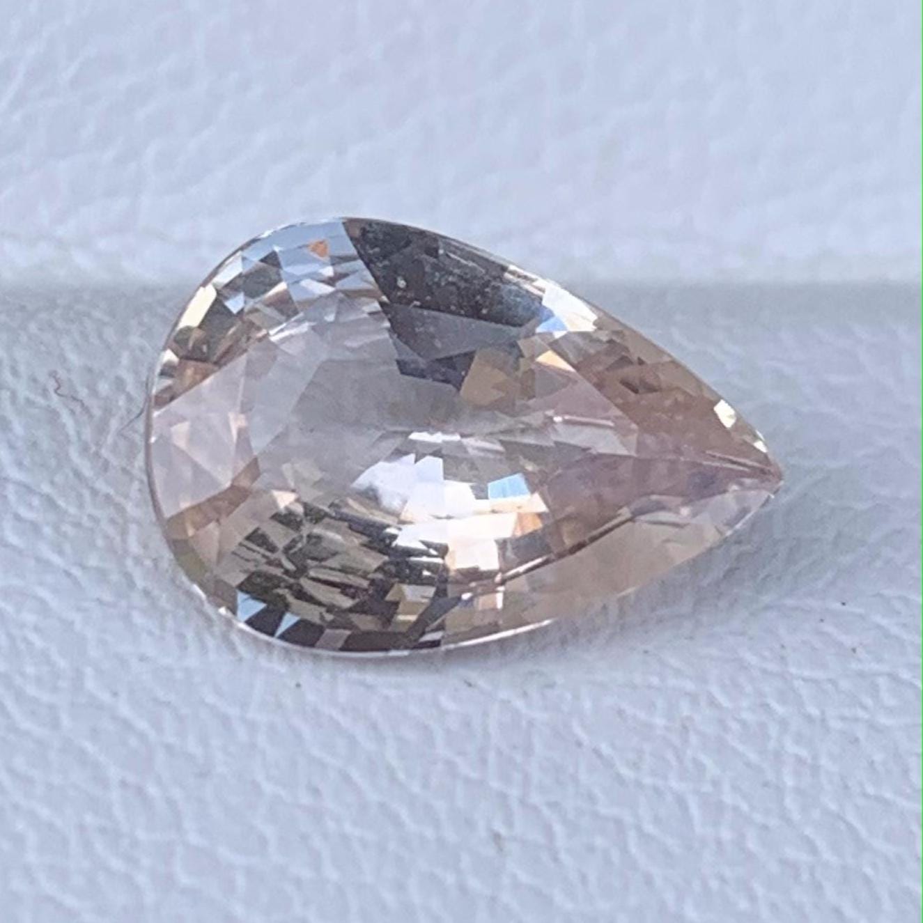 Peach Sapphire 2.06ct (UH) - Baza Boutique