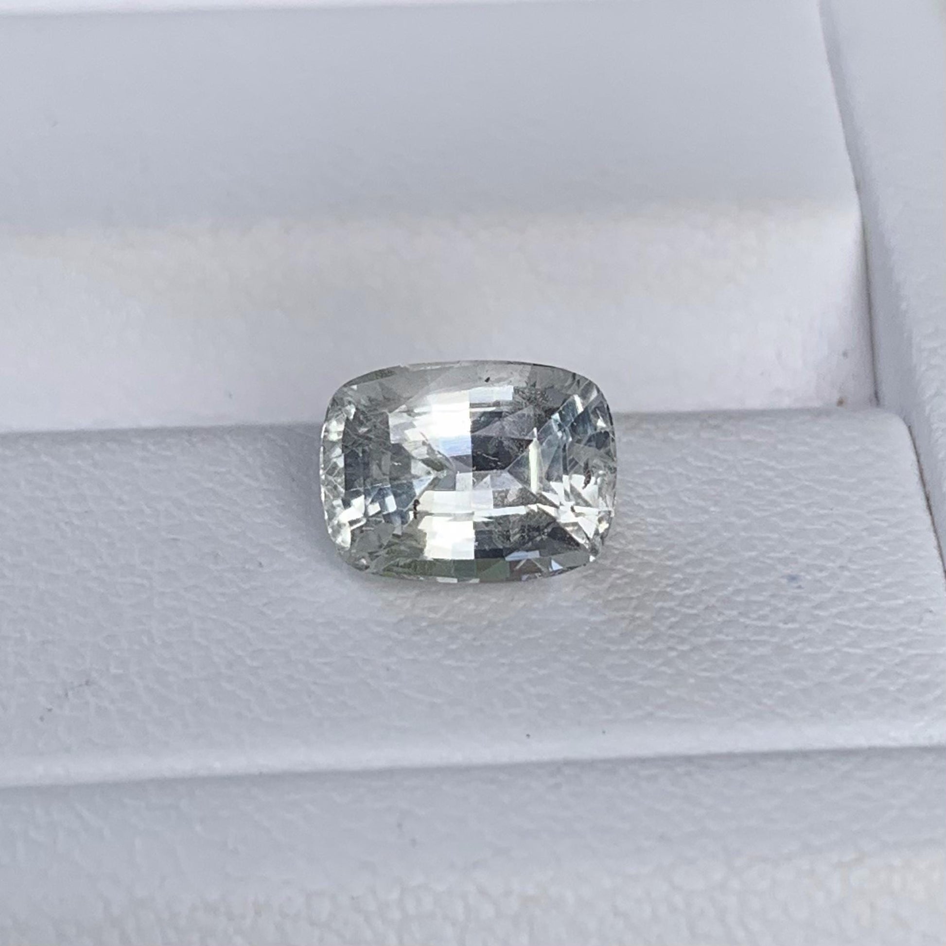 White Sapphire 2.93ct - (H) - Baza Boutique