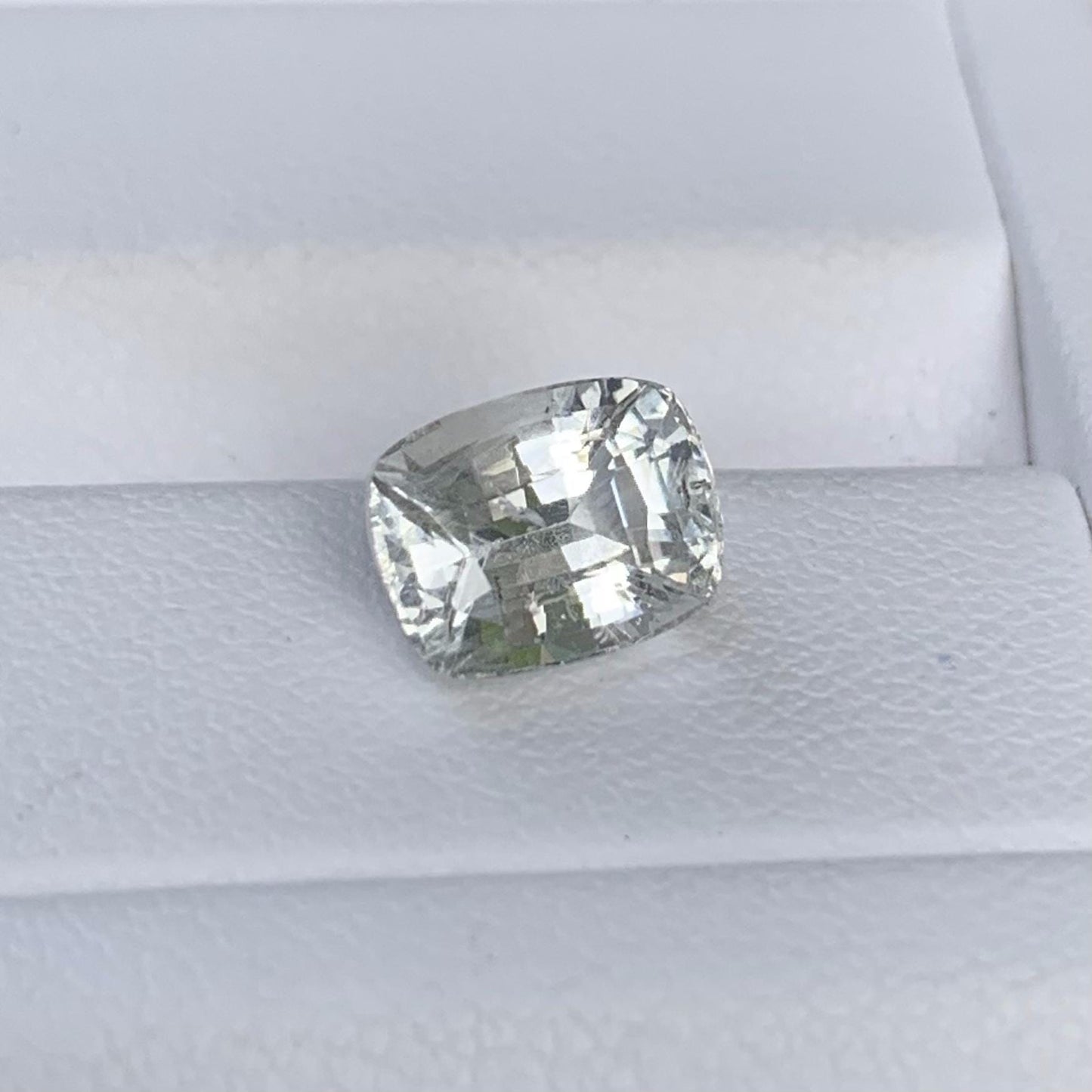 White Sapphire 2.93ct - (H) - Baza Boutique