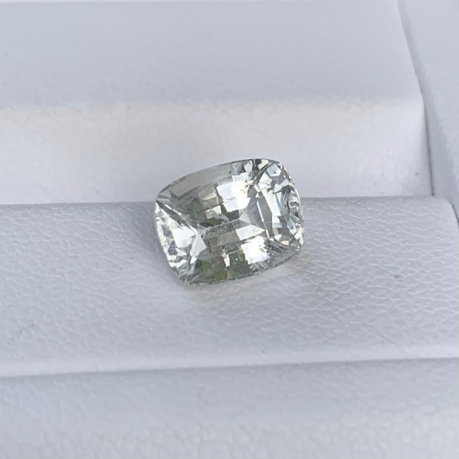 White Sapphire 2.93ct - (H) - Baza Boutique