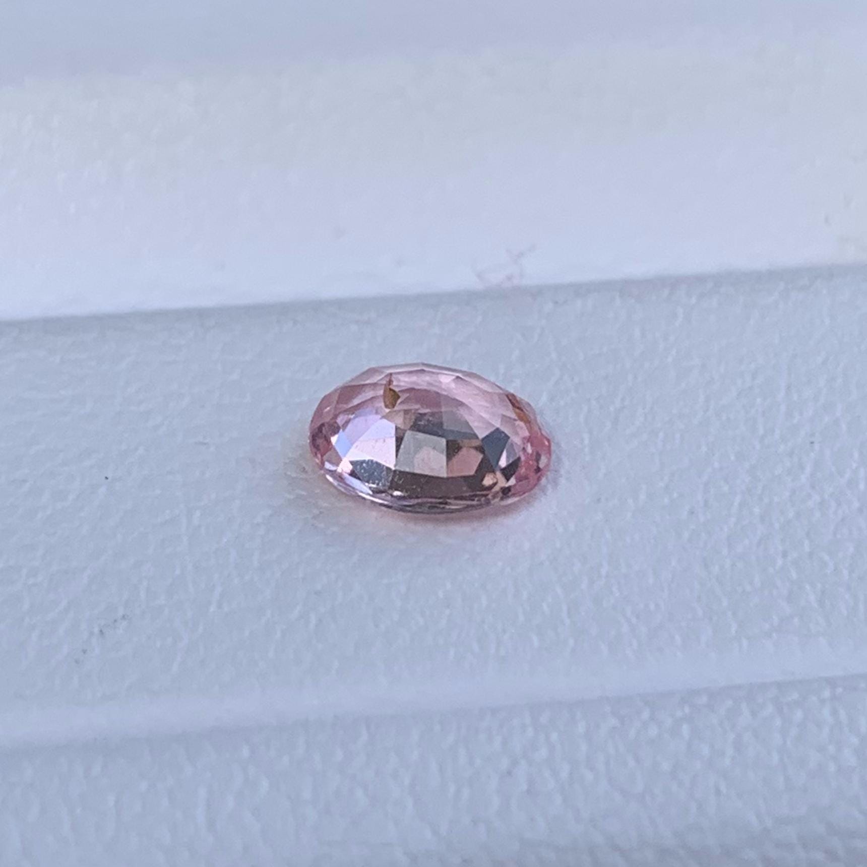 Natural Padparadscha Sapphire 0.72ct - (UH) - Baza Boutique