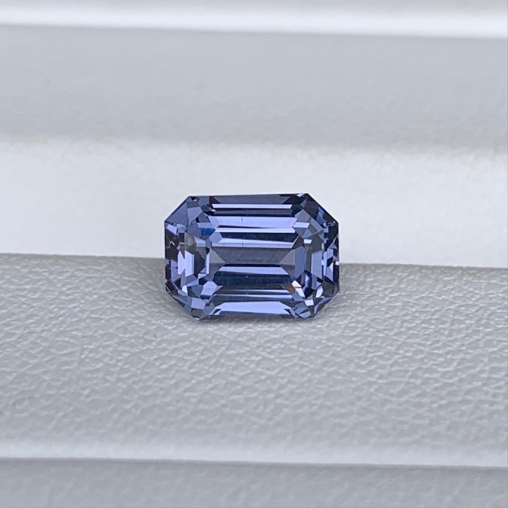Natural Spinel 2.00ct - (UH) - Baza Boutique
