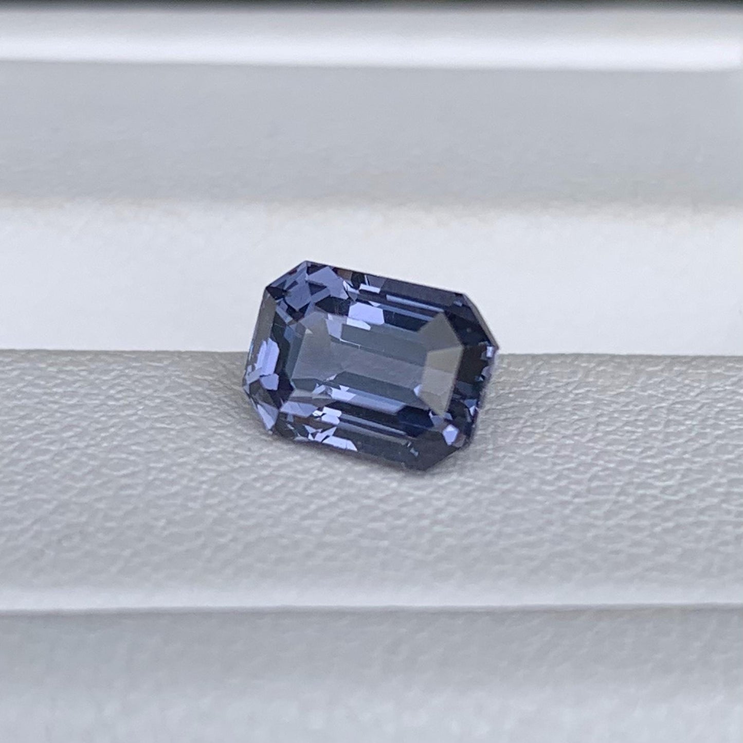 Natural Spinel 2.00ct - (UH) - Baza Boutique