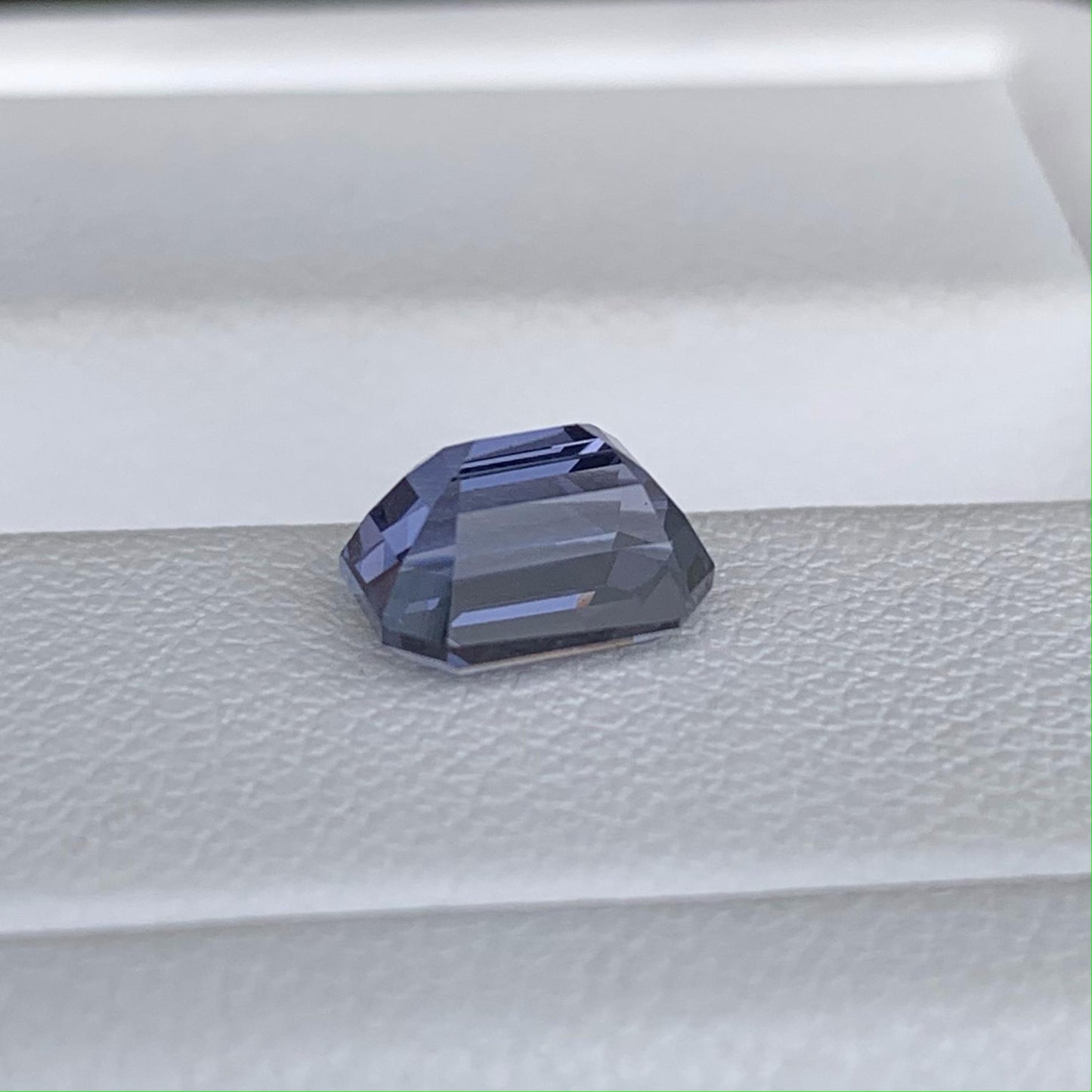 Natural Spinel 2.00ct - (UH) - Baza Boutique