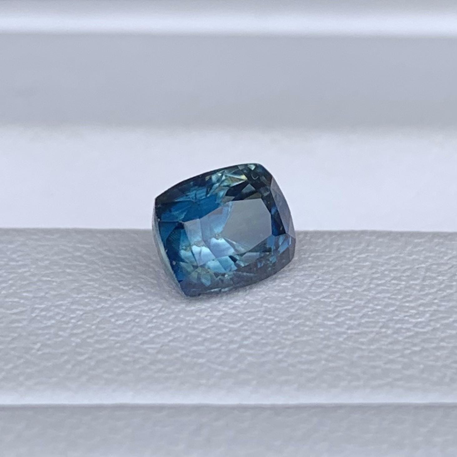 Natural Teal Sapphire 1.41ct - (UH) - Baza Boutique