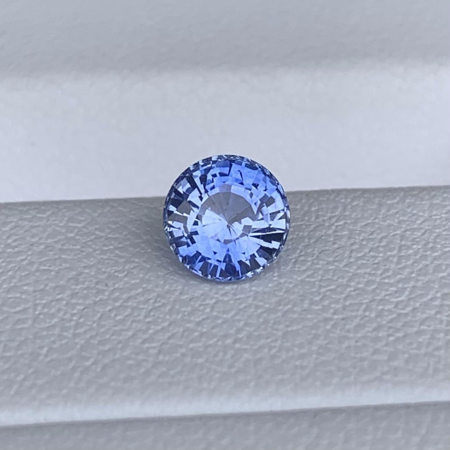 Round Cut Blue Sapphire 0.94ct (H) - Baza Boutique