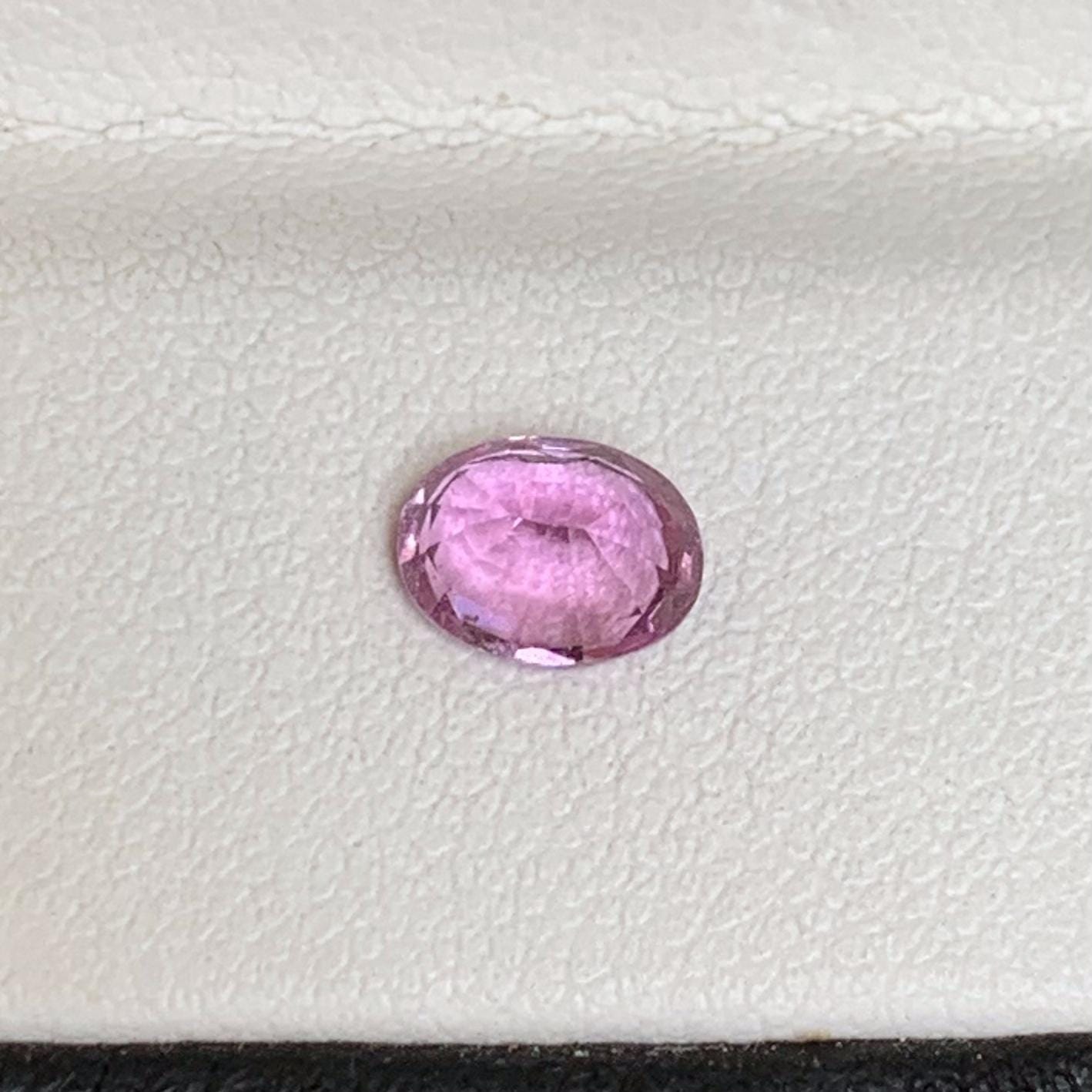 Natural Pink Sapphire 1.09ct - (N) - Baza Boutique