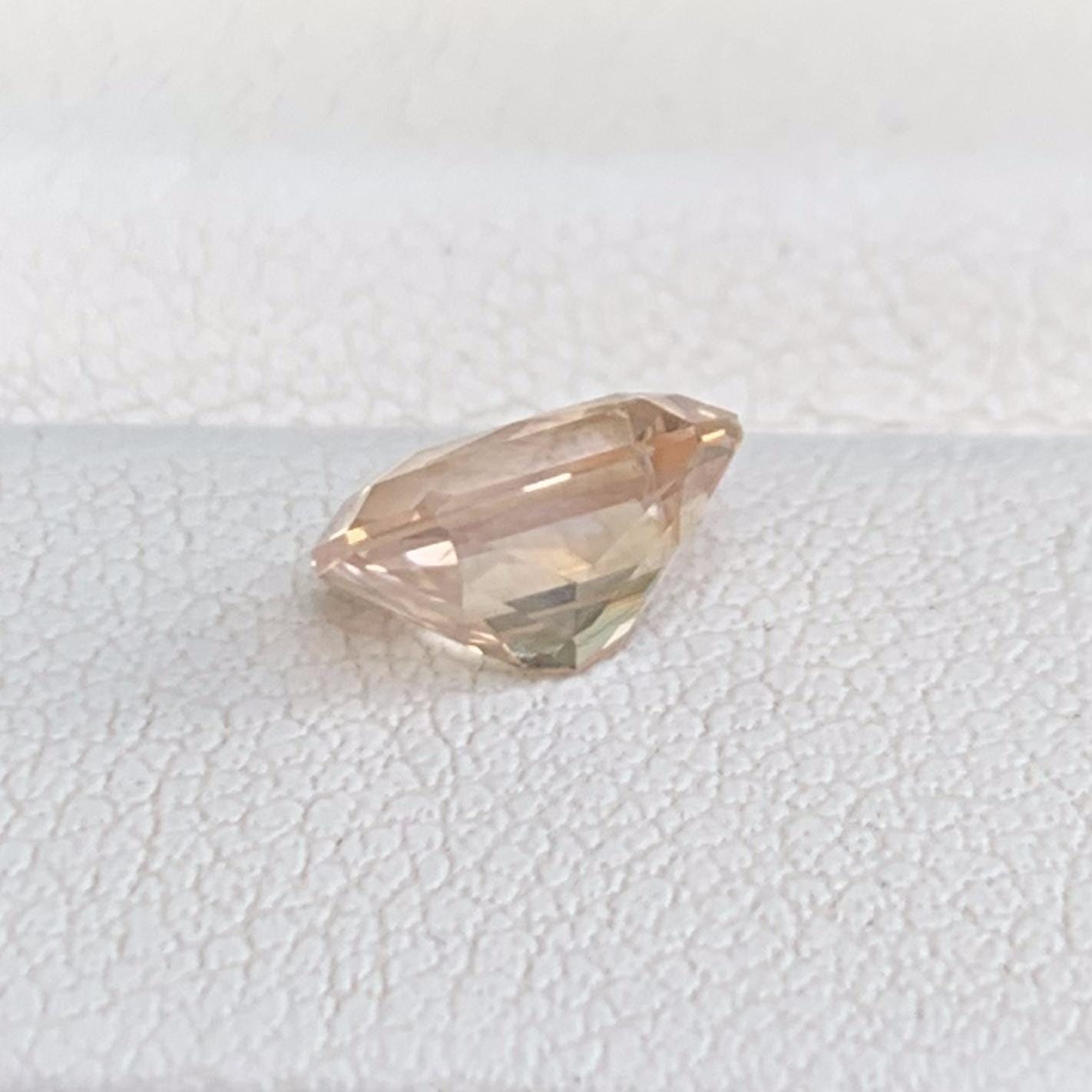 Peach Sapphire 1.78ct - (H) - Baza Boutique