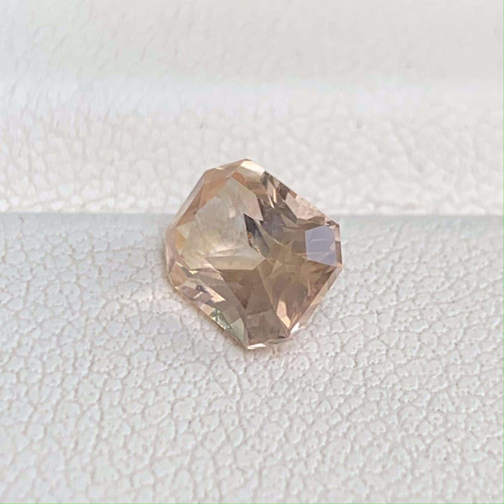 Peach Sapphire 1.78ct - (H) - Baza Boutique