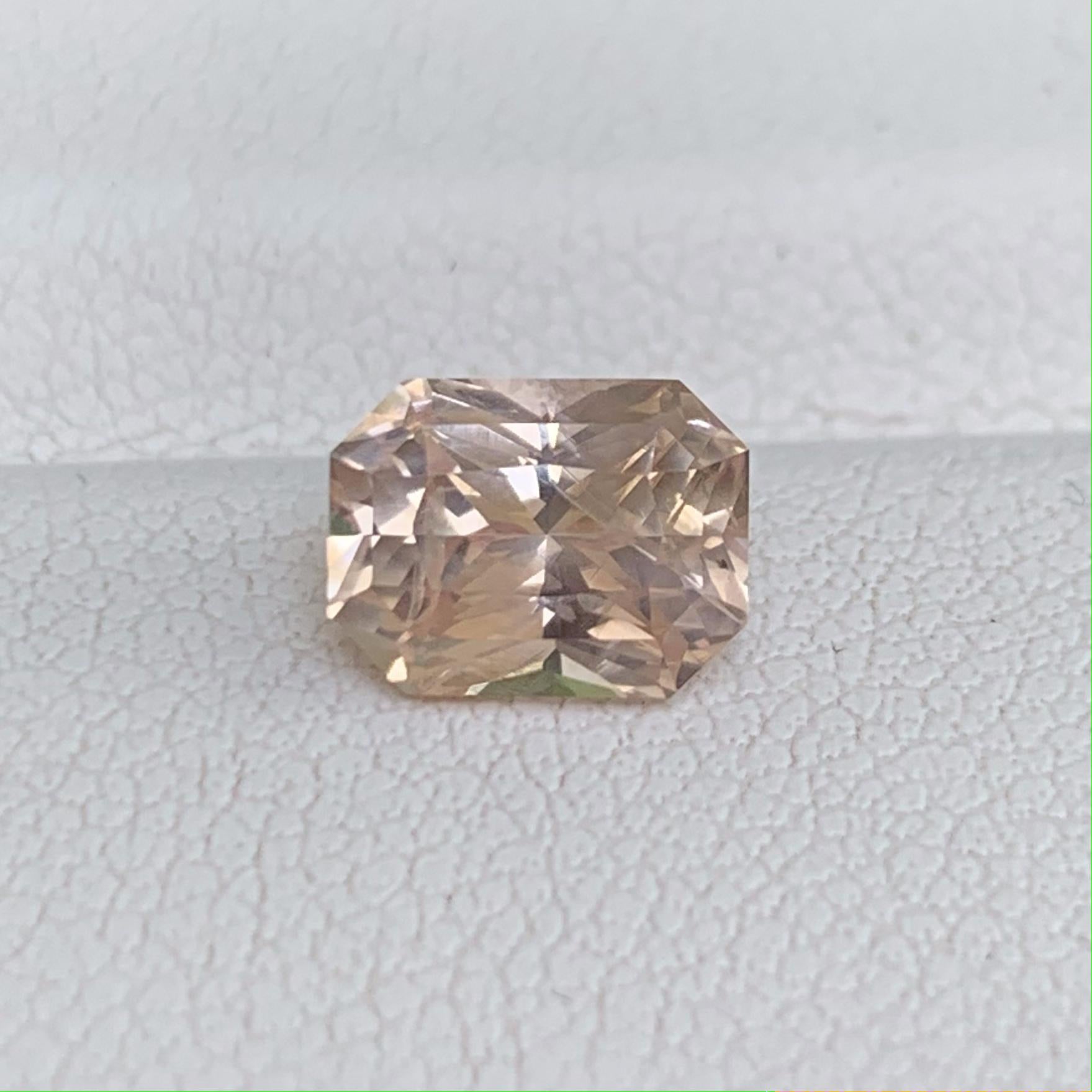 Peach Sapphire 1.78ct - (H) - Baza Boutique